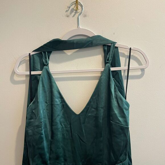 Aakaa Womens Emerald Jumpsuit L Wide Leg Satin V Neck Adjustable Strappy Zip NWT - Picture 3 of 10